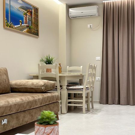 Beachfront Apartment With Balcony Vlorë Exterior foto